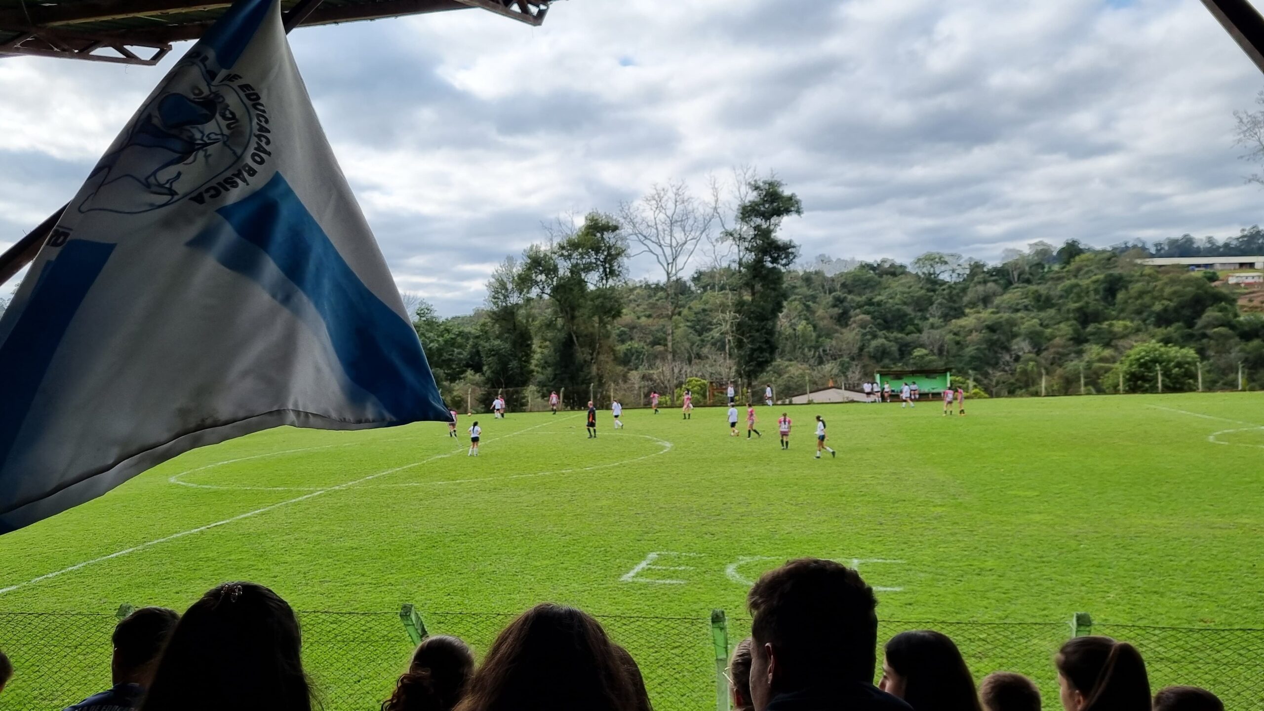 E.E.B. Princesa Isabel avança em ambas as categorias do Campeonato Moleque Bom de Bola