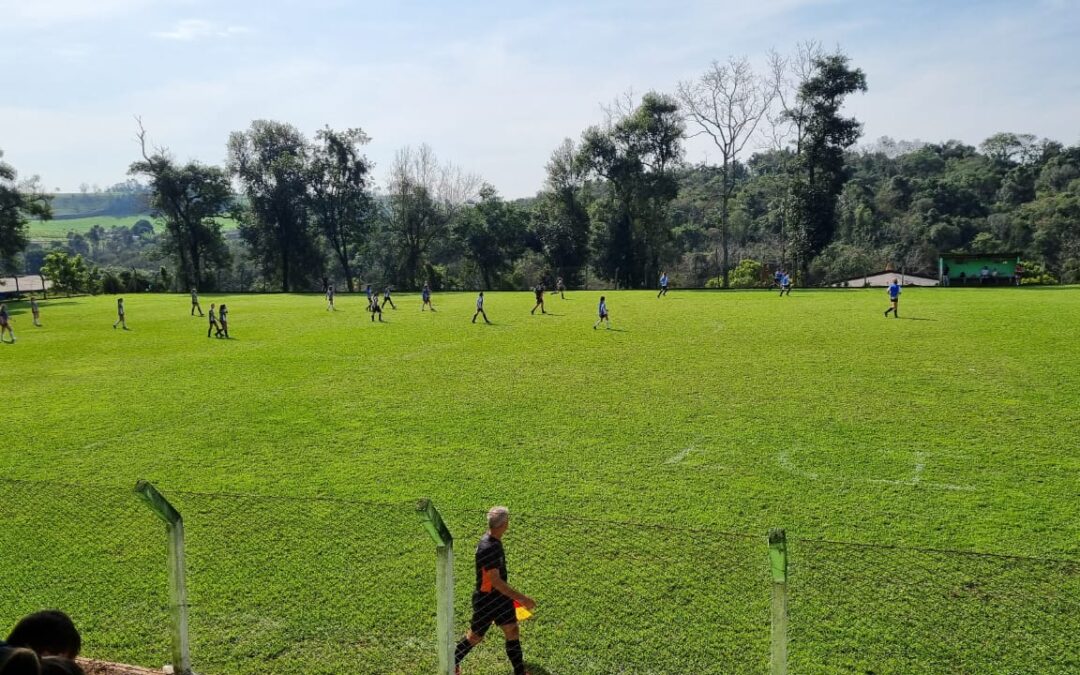 Emoção e goleadas marcam encerramento da Fase Municipal do Campeonato Moleque Bom de Bola