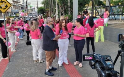 REDE FEMININA DE COMBATE AO CÂNCER DE PALMITOS REALIZA CAMINHADA ROSA