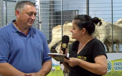 Elcio Demossi celebra nova cobertura e anuncia projeto de asfalto no 61º Remate de Palmitos