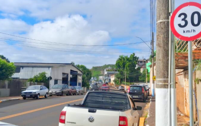 Prefeitura instala novas placas e prepara ruas para lombadas em Palmitos