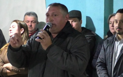 Elcio Demossi celebra assinatura de asfalto rural no distrito de Diamantina em Palmitos