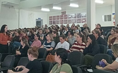 Prefeitura de Palmitos promove formação para profissionais da Rede Municipal de Ensino sobre o Plano Municipal de Educação