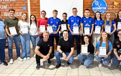 Badminton de Palmitos homenageia atletas que respresentaram o município nas etapas estaduais do JESC e apresenta oficialmente a APB